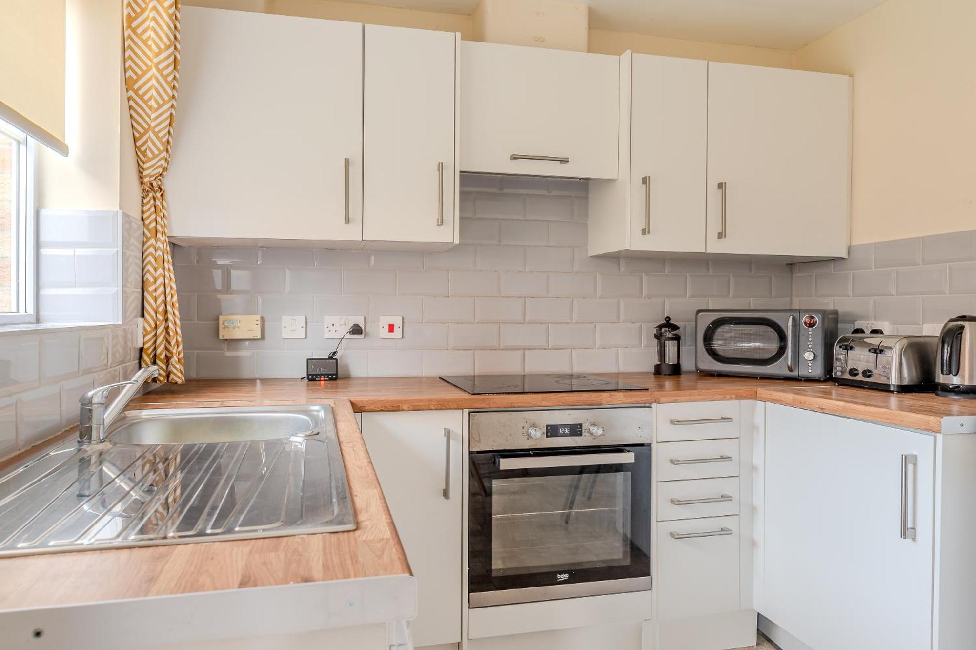 Quiet House, Prkg-3 Cars, Contractors & Families, York Centre 10Mins Villa Exterior photo